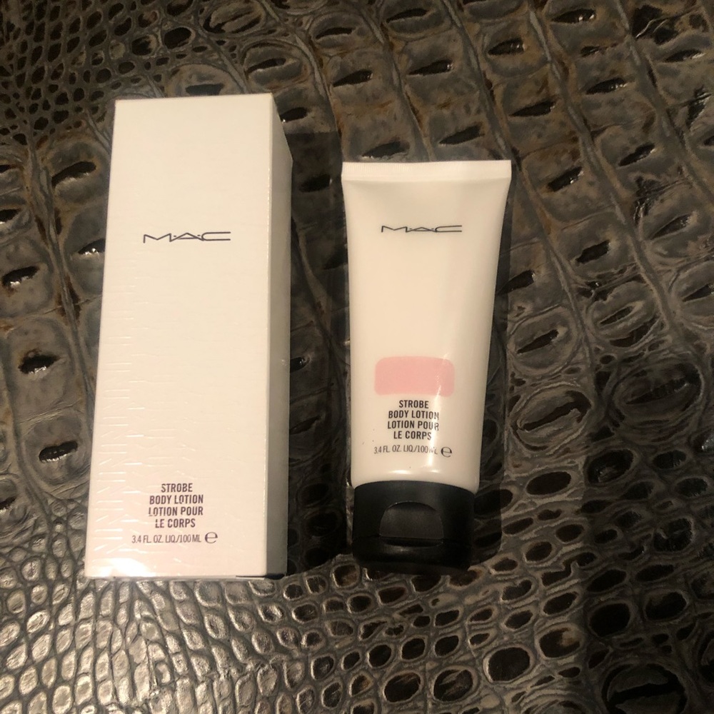NEW!! Mac Strobe Body Lotion!!